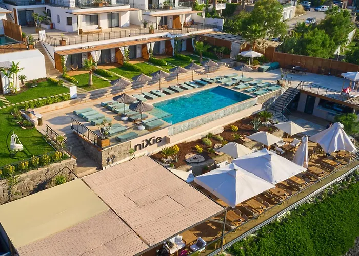 Nixie & - Adult Only 5*